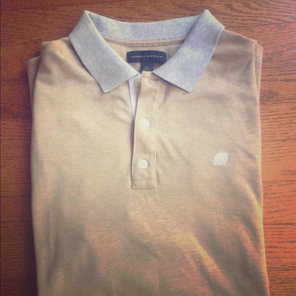 Men’s Banana Republic short sleeve beige shirt